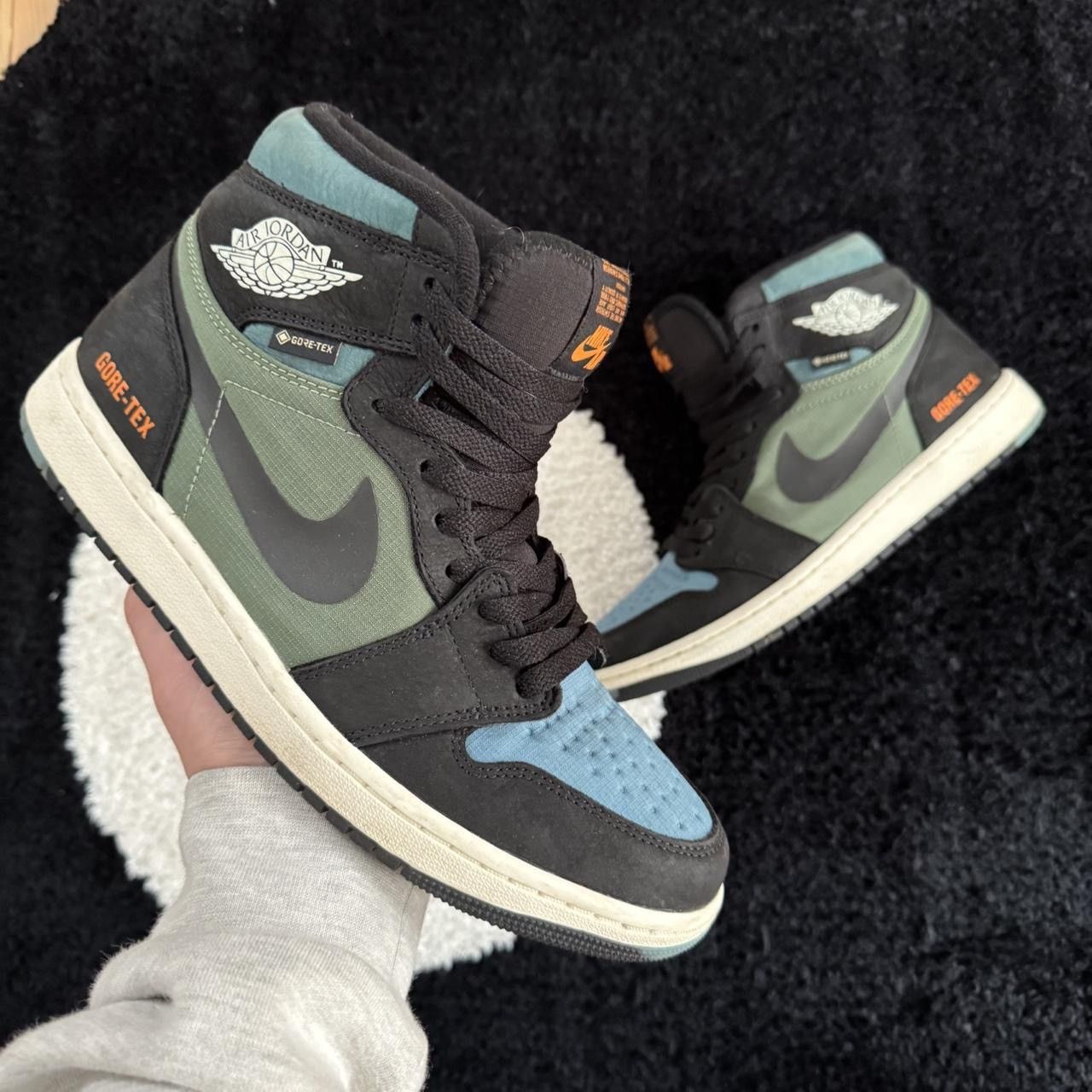 Jordan Brand Jordan 1 Gore-Tex Size US 9 / EU 42 - 1 Thumbnail