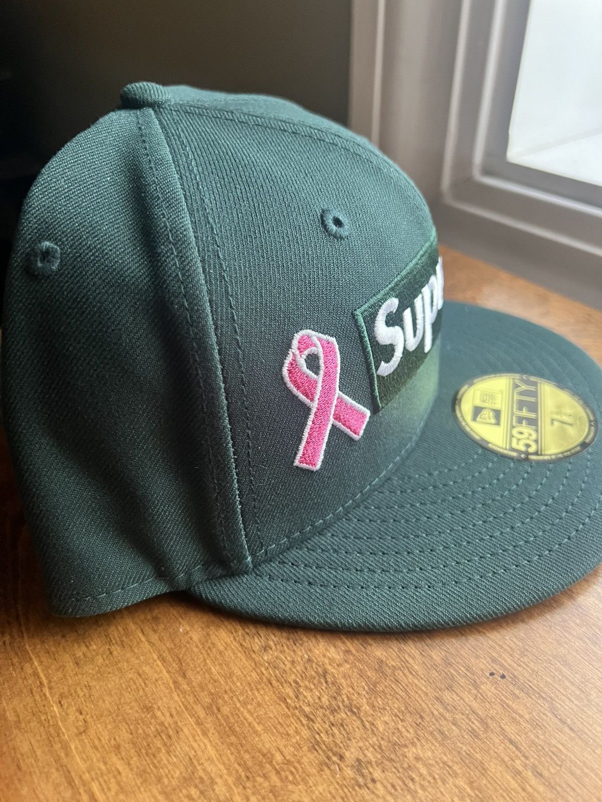 New Era × Supreme 7 1/4 Supreme Breast Cancer Awareness Box Logo Dark Green Size ONE SIZE - 2 Thumbnail