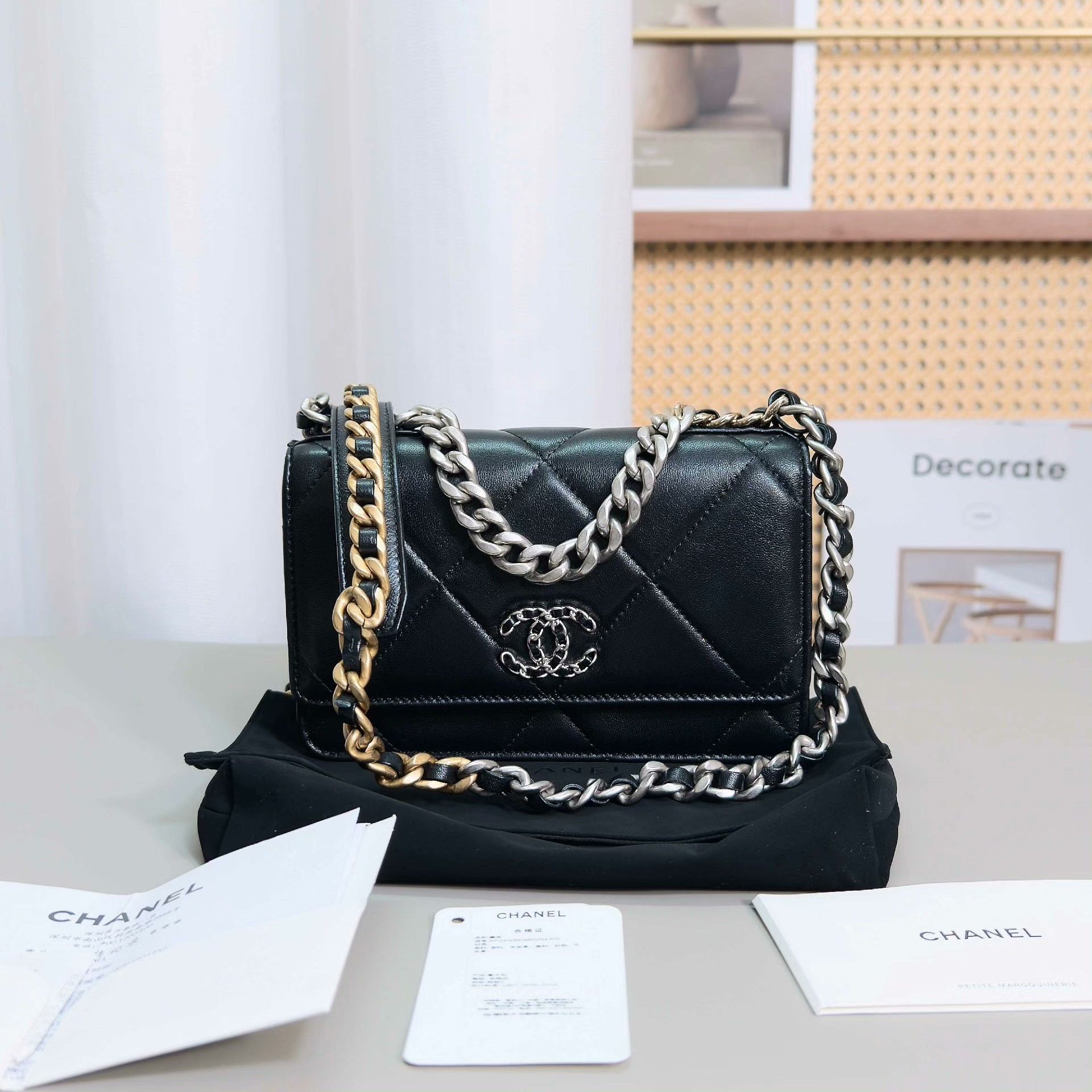Chanel Pre-loved Bag Very good condition Size ONE SIZE - 1 Thumbnail