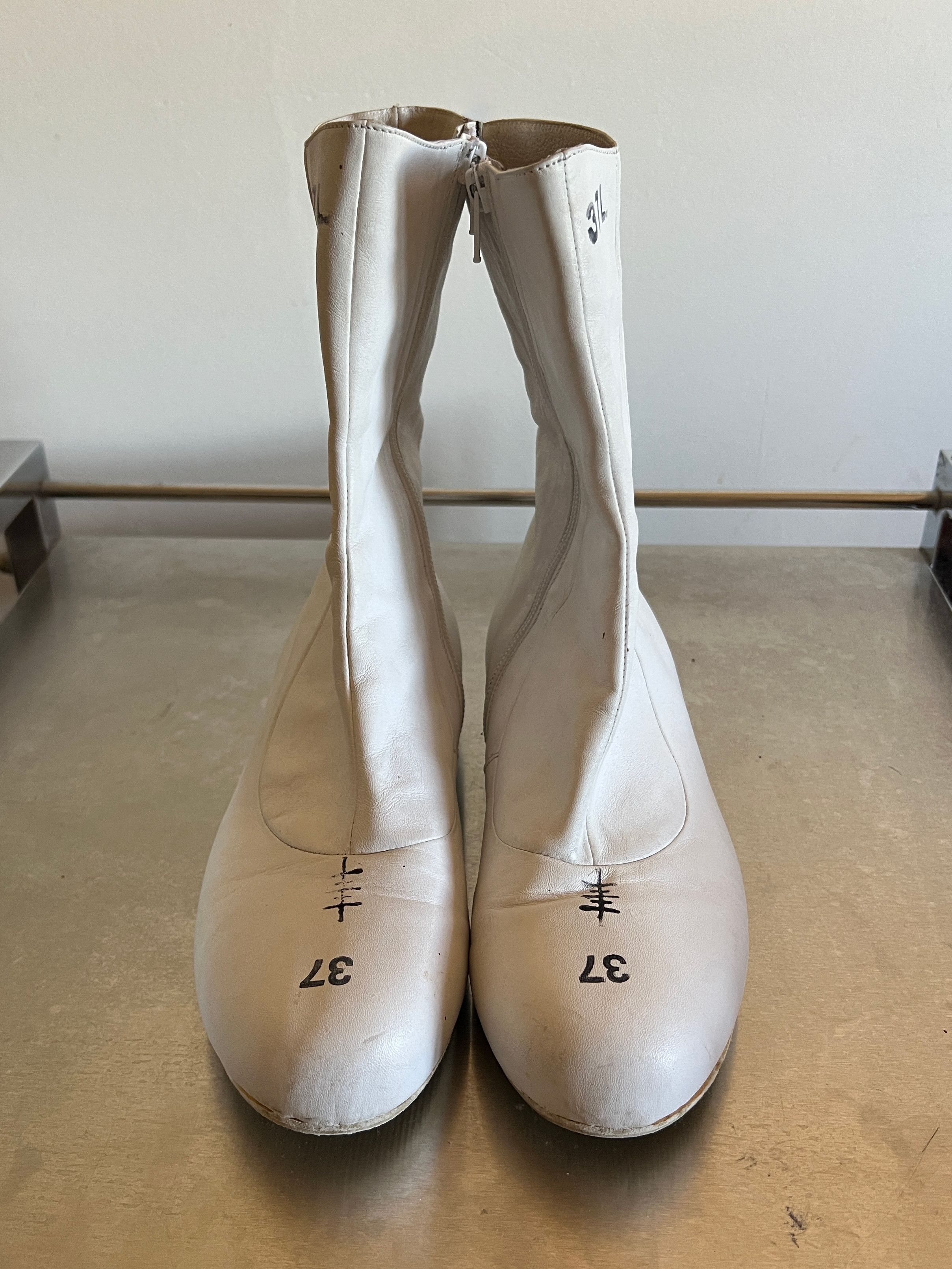 Other Biography by Engels-Strijbol White Leather Boots Size 37 Size US 7 / IT 37 - 7 Thumbnail