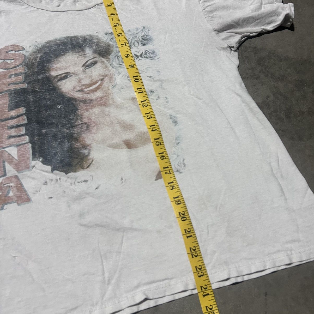Other 90s selena memorial tee shirt Size US L / EU 52-54 / 3 - 11 Thumbnail
