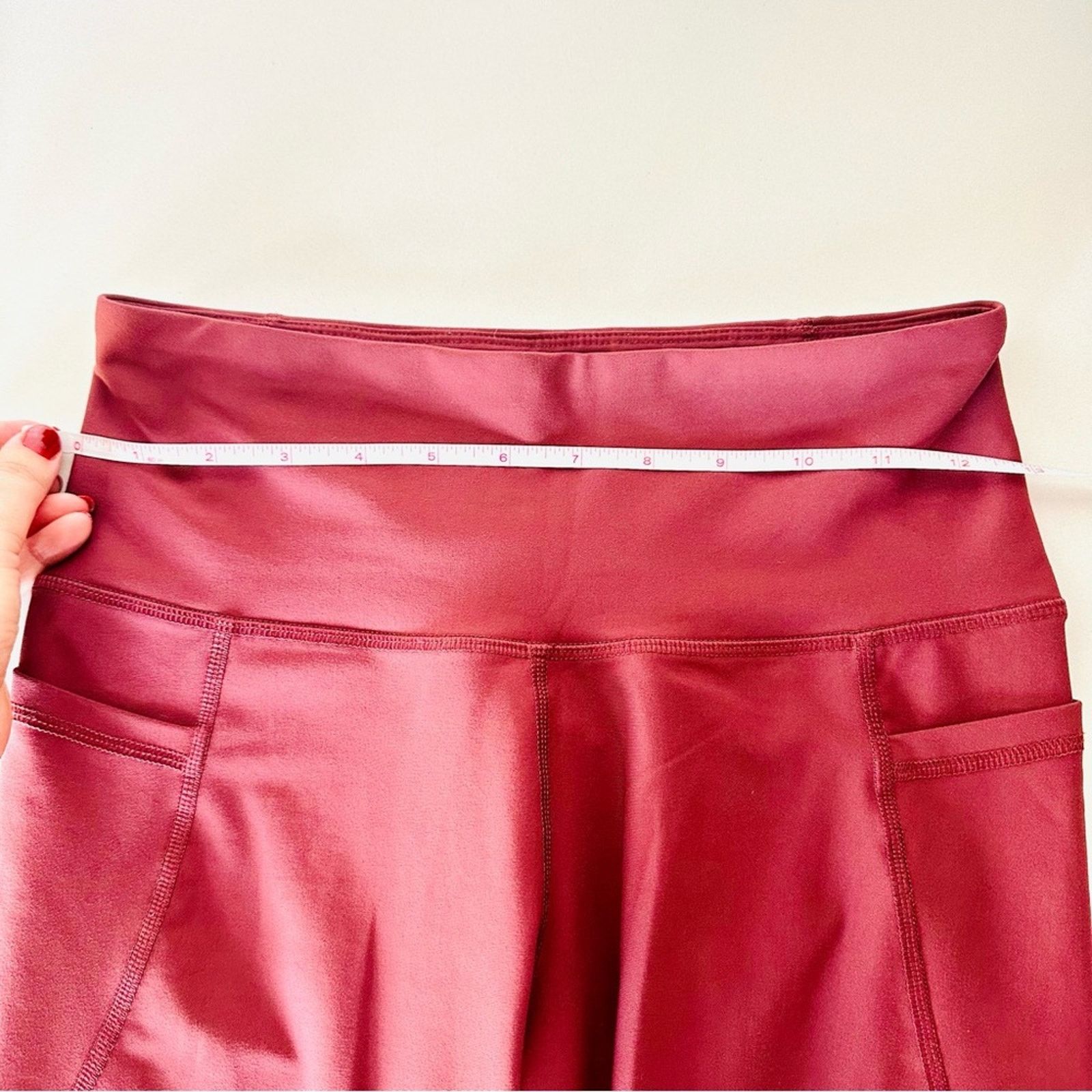 Old Navy NEW OLD NAVY ACTIVE Burgundy Pocket High Rise Crop Leggings Size 28" / US 6 / IT 42 - 8 Thumbnail