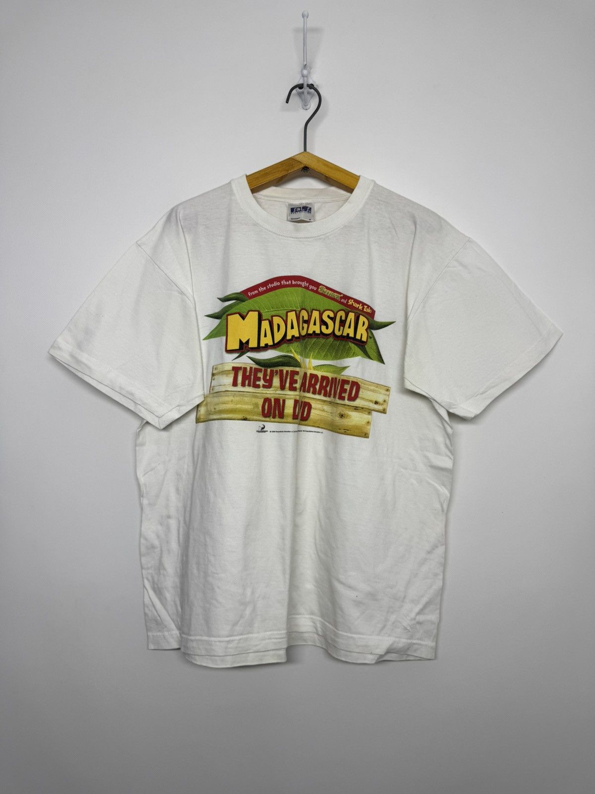 Vintage Vintage Y2k Madagascar Big Logo 00’s Size US M / EU 48-50 / 2 - 2 Thumbnail