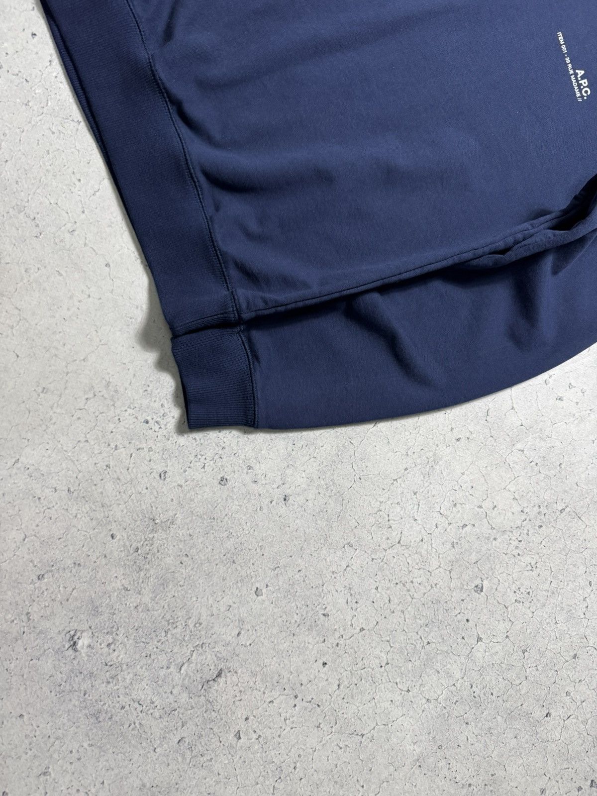 A.P.C. A.P.C Navy Sweatshirt Size S Size US S / EU 44-46 / 1 - 2 Thumbnail