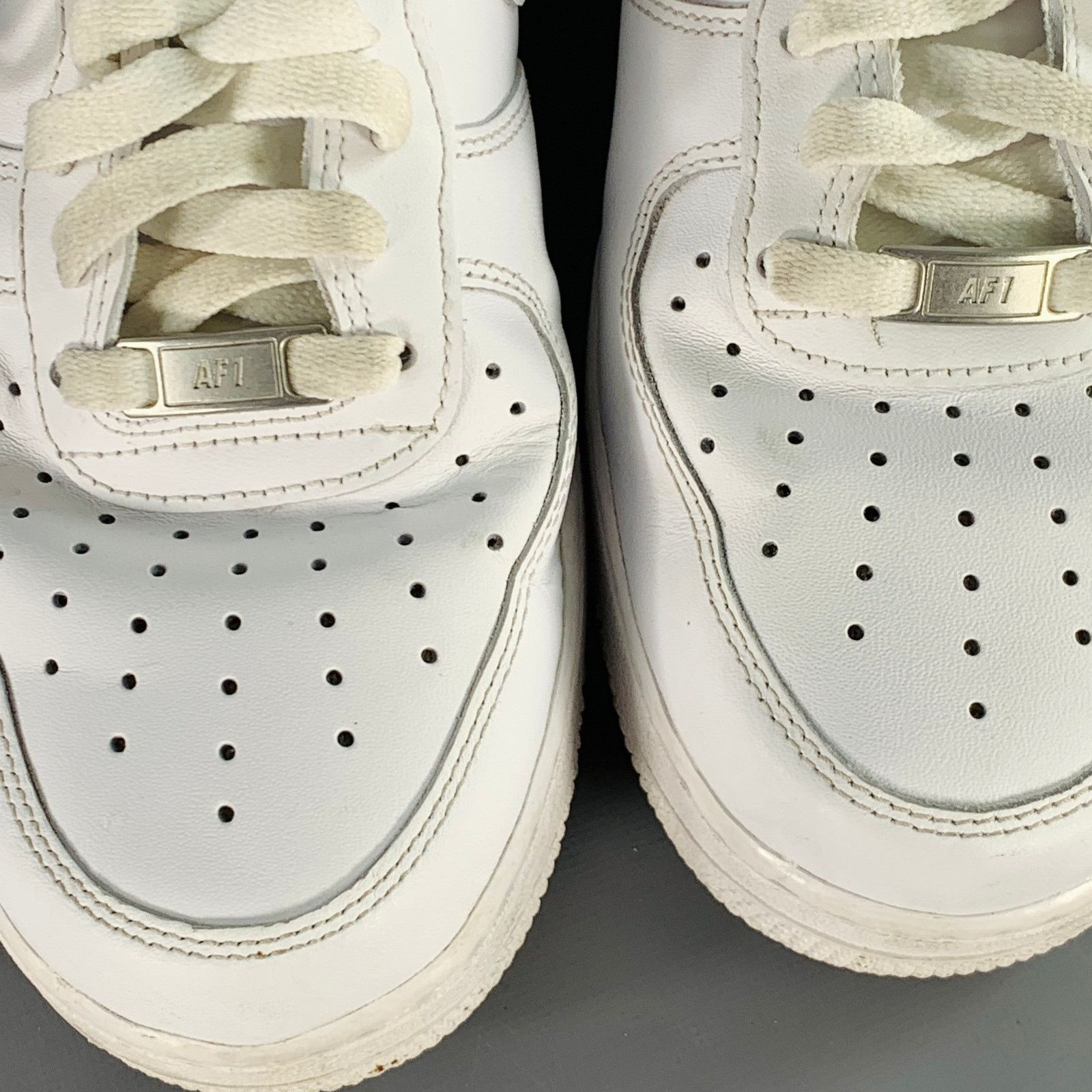 Nike NIKE Size 10 White Leather Rubber Sole Platform Sneakers Size US 10 / EU 43 - 9 Thumbnail