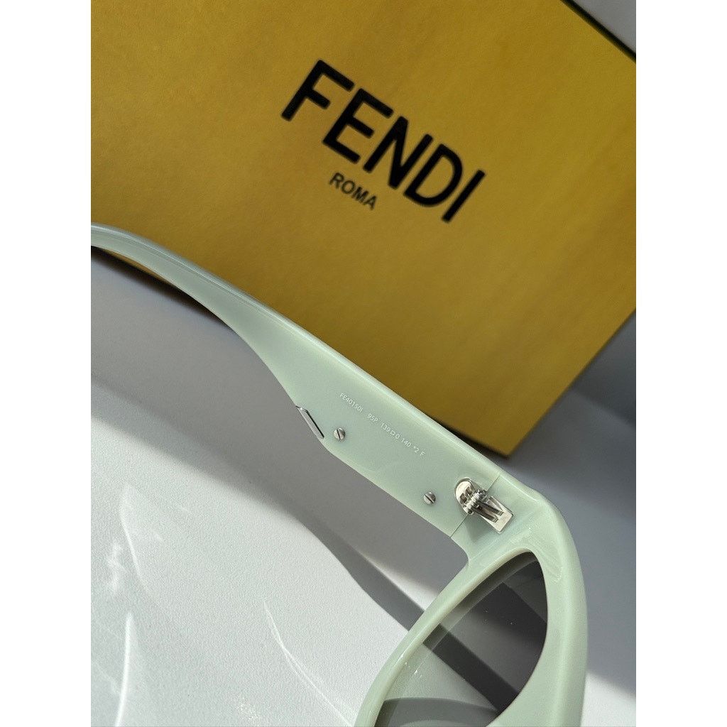 Fendi NEW Fendi FE40150I Way Green Flat Top Sunglasses Size ONE SIZE - 10 Thumbnail