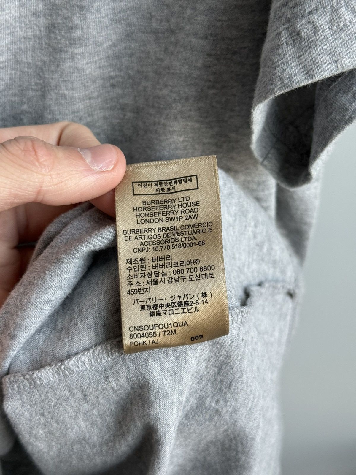 Burberry Burberry London England Grey Cotton T-Shirt Logo Patch Size US L / EU 52-54 / 3 - 13 Thumbnail
