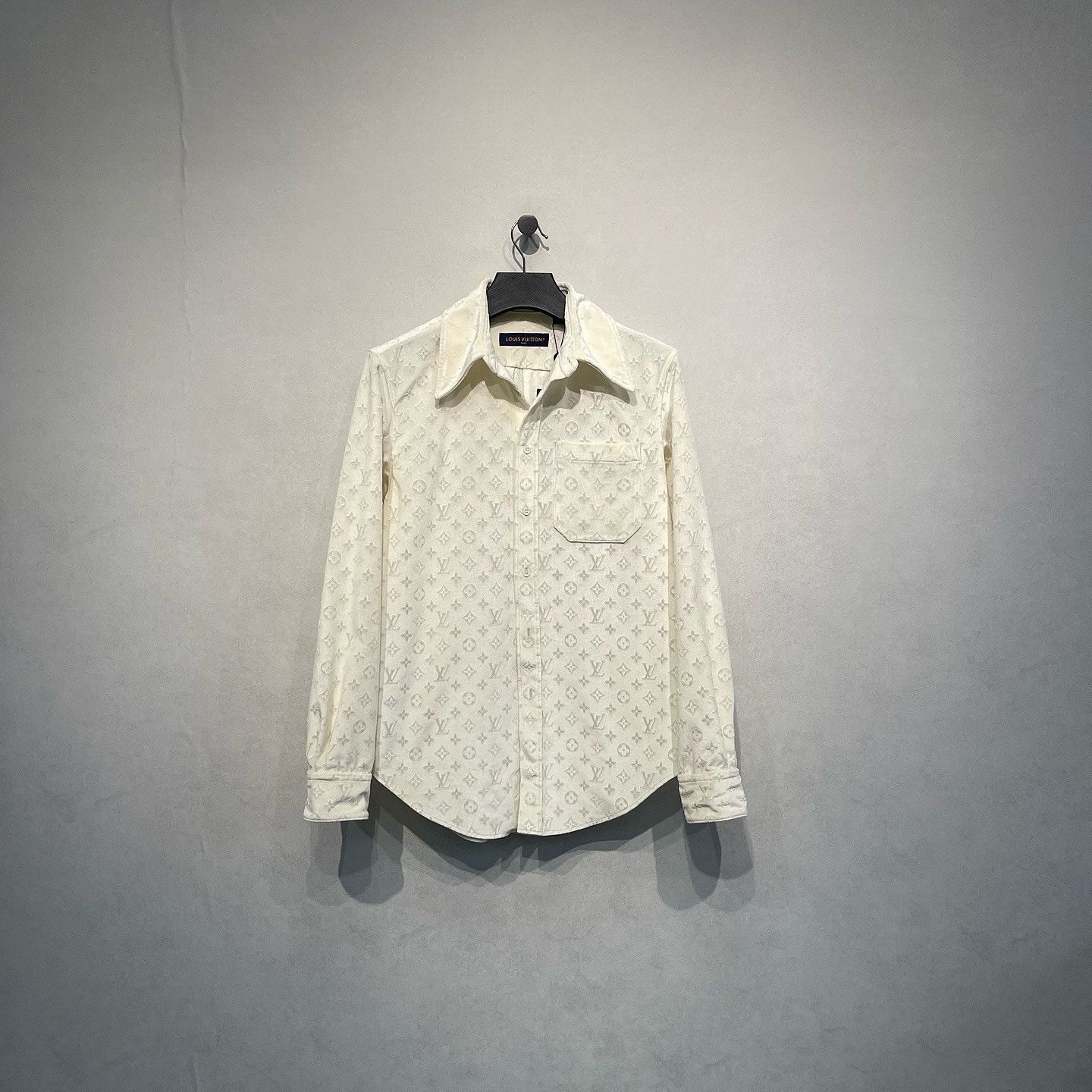 Louis Vuitton Louis Vuitton Monogram Button Up Shirt Size M Size US M / EU 48-50 / 2 - 1 Thumbnail