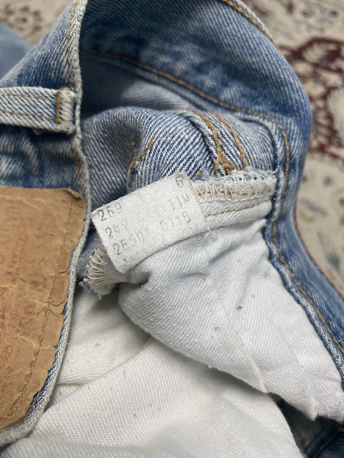 Levi's Vintage Levis 501 faded jeans Size US 29 - 13 Thumbnail