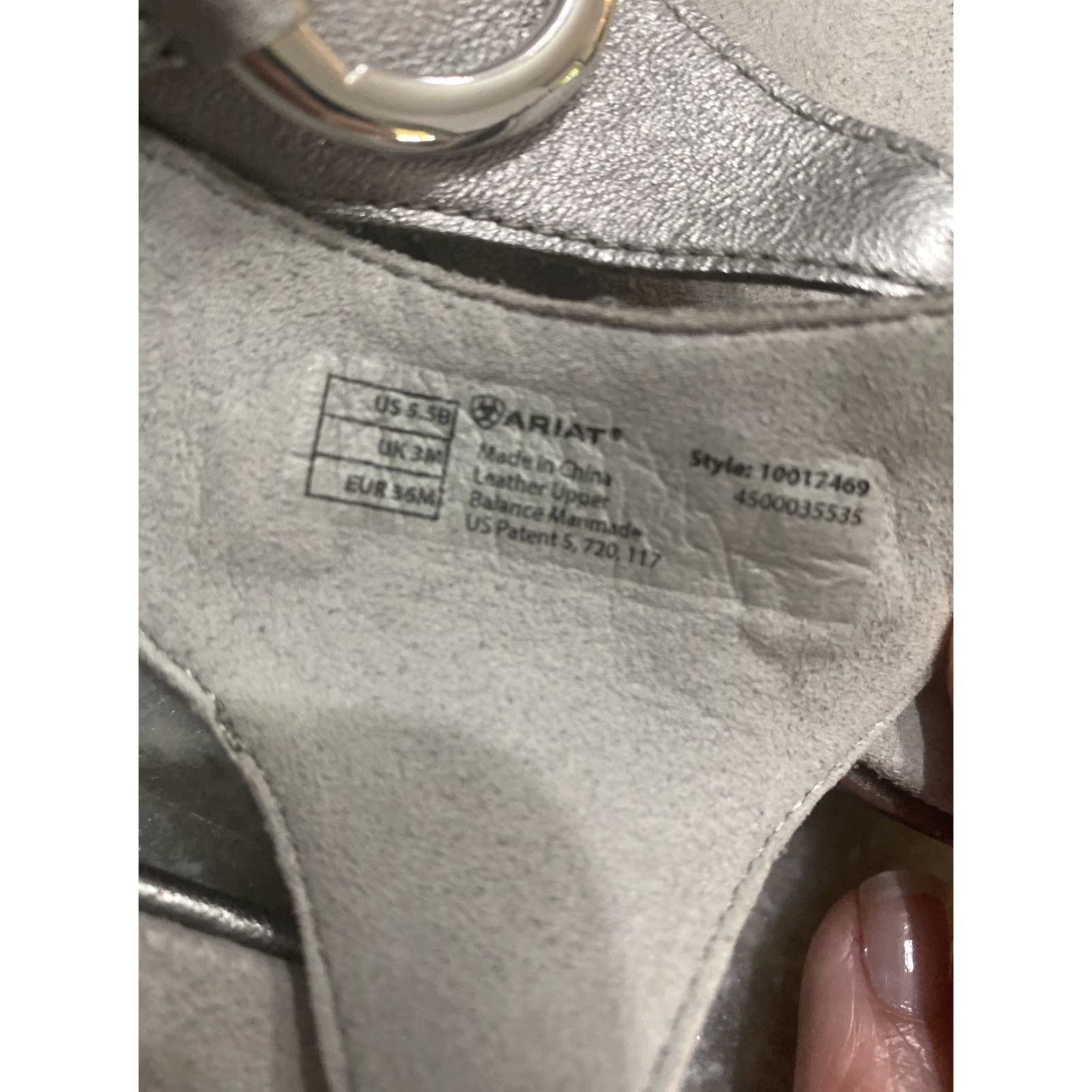 Ariat Ariat Thong Sandals Silver Leather 10017469 Ring Accent adj Strap Size 6.5B NEW Size US 7 / IT 37 - 6 Thumbnail
