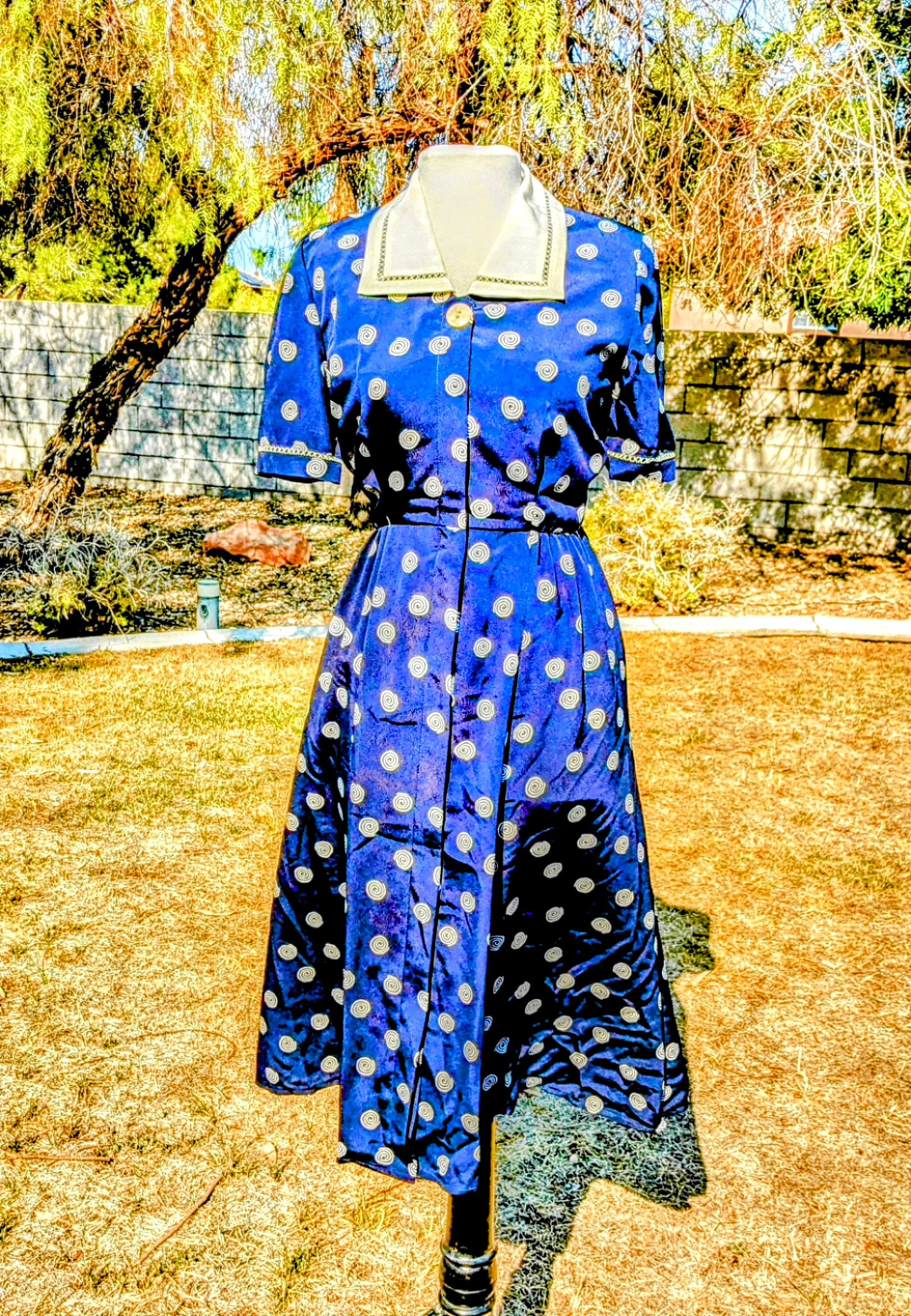 Liz Claiborne Vintage Swirls Petite Liz Claiborne Blouson Maxi Shirt Dress Size XS / US 0-2 / IT 36-38 - 1 Thumbnail