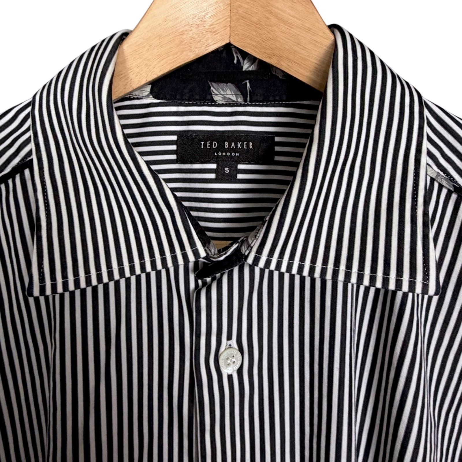 Ted Baker Ted Baker Black White Striped Flip Cuff Men's Dress Shirt XL Size US XL / EU 56 / 4 - 4 Thumbnail