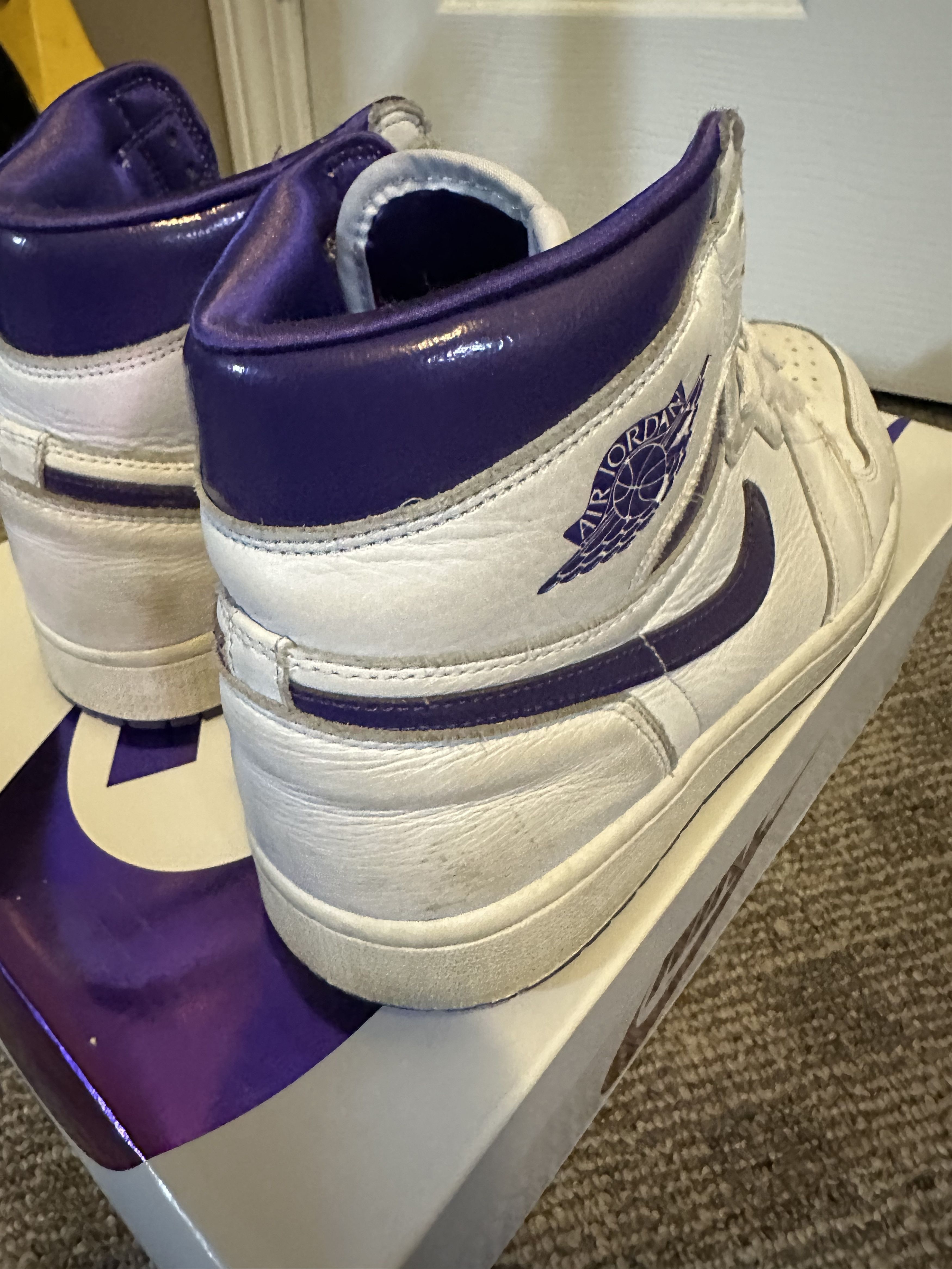 Jordan Brand Air Jordan 1 Retro High OG Womens Court Purple Size US 10 / IT 40 - 5 Thumbnail