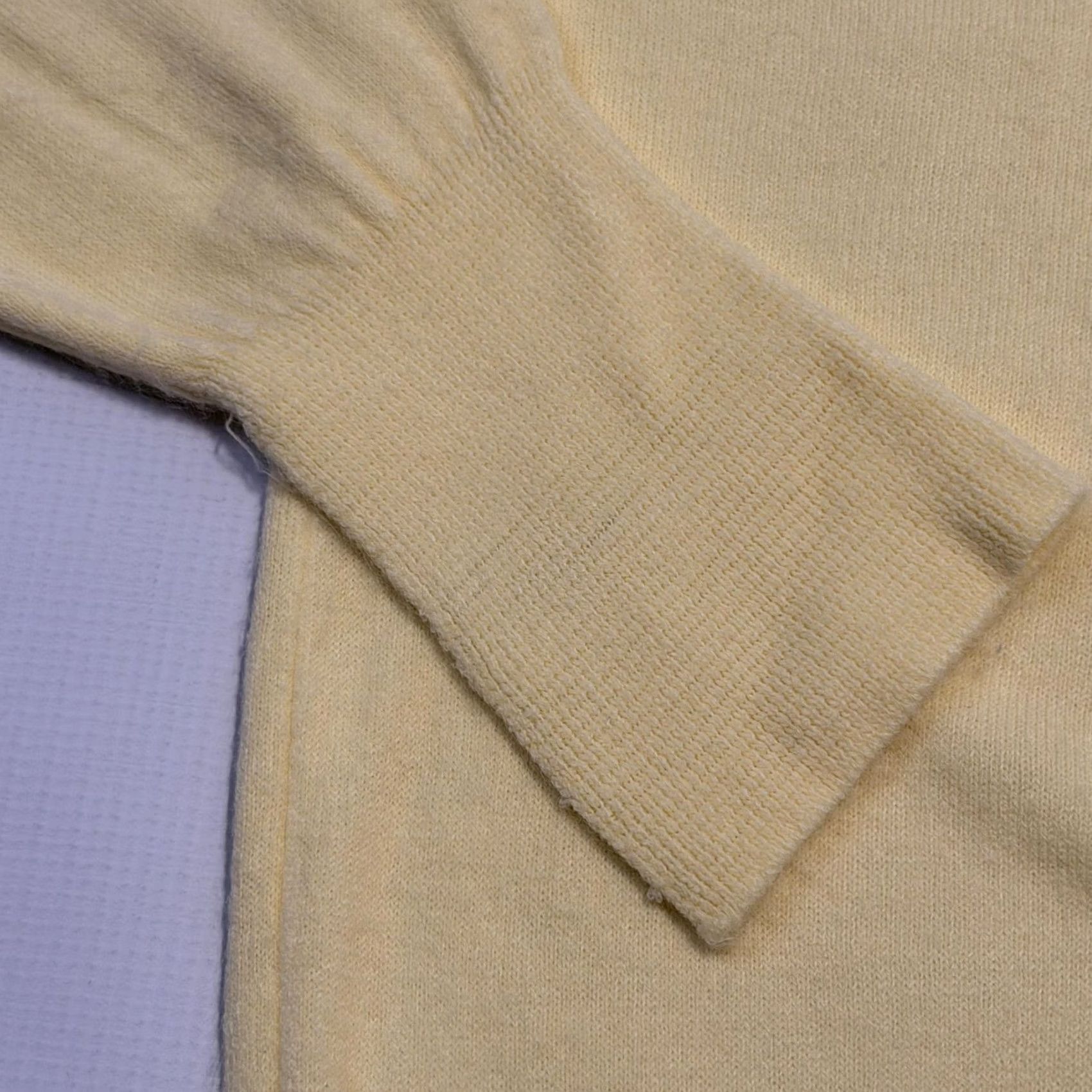 Vintage VINTAGE Aureus Sweater Pullover Mens M Yellow V-Neck Acrylic Patch 90s Size US M / EU 48-50 / 2 - 5 Thumbnail