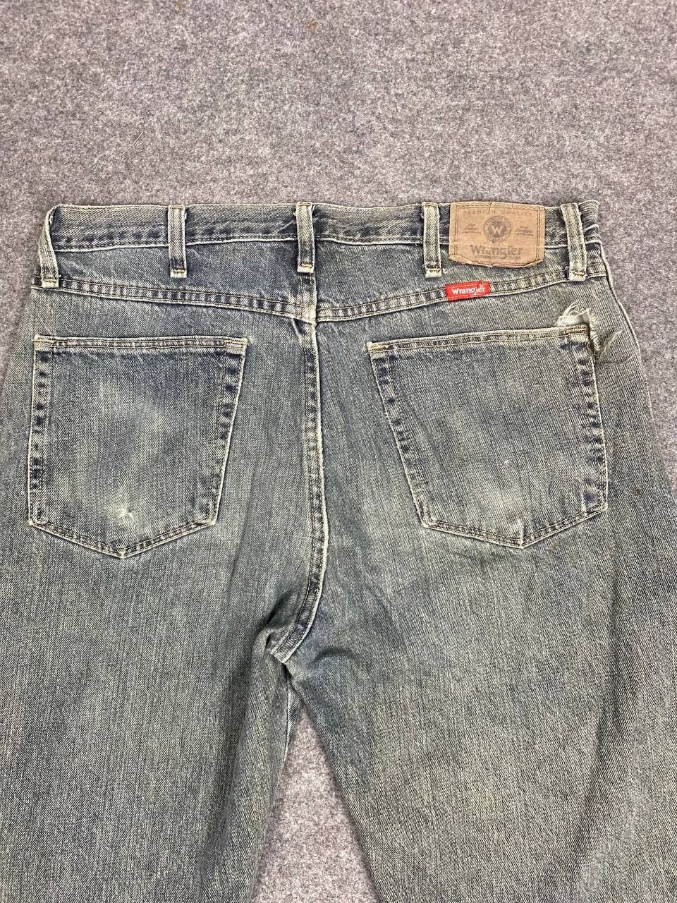 Wrangler vintage wrangler regular fit distressed denim Size US 36 / EU 52 - 3 Thumbnail