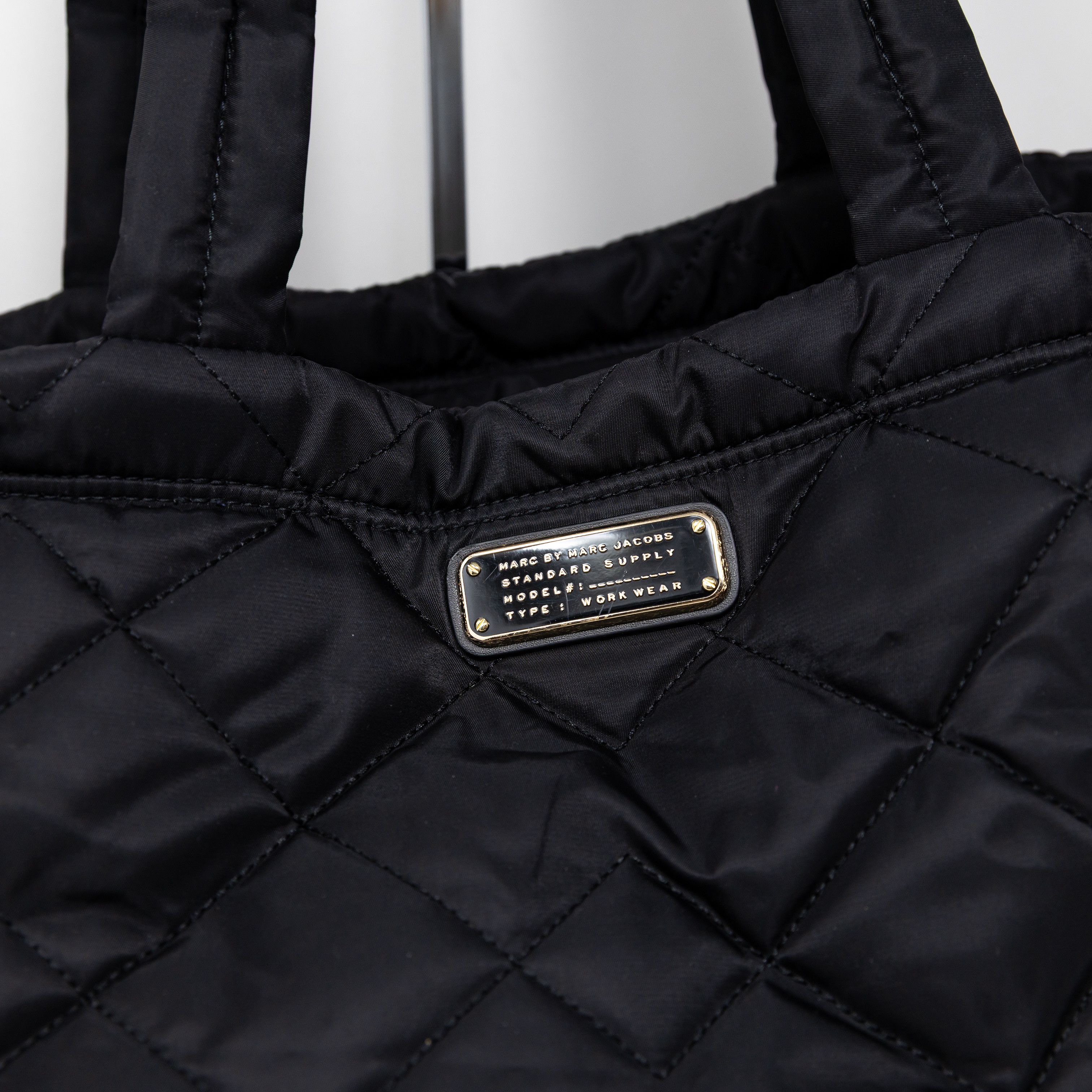 Marc Jacobs Marc Jacobs Large Nylon Water Resistant Size ONE SIZE - 2 Thumbnail
