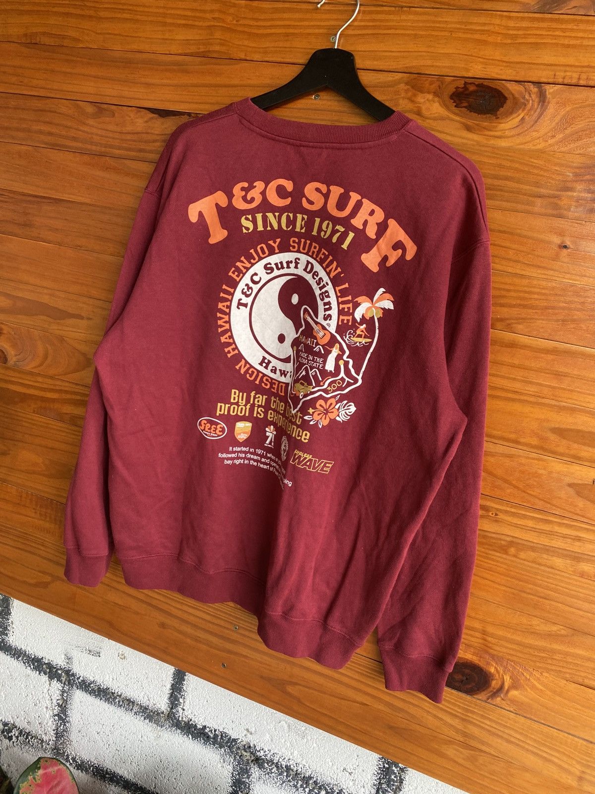 Vintage Vintage T&C Surf “Since 1971” Maroon Sweatshirt Hawaii Surf Size US L / EU 52-54 / 3 - 9 Thumbnail