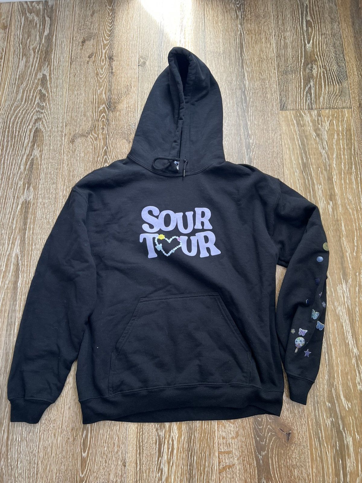 Band Tees Olivia rodrigo sour tour hoodie Size US M / EU 48-50 / 2 - 1 Thumbnail