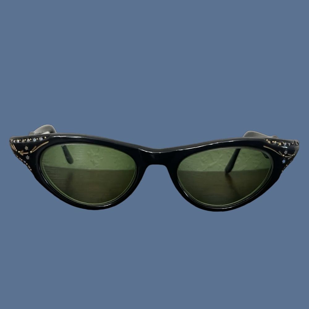 Vintage VINTAGE SR USA Cat Eye Sunglasses Black Green Lens 1950s 5 1/2 Custom Look Art Deco Mens Women Girls Boys Size ONE SIZE - 1 Thumbnail