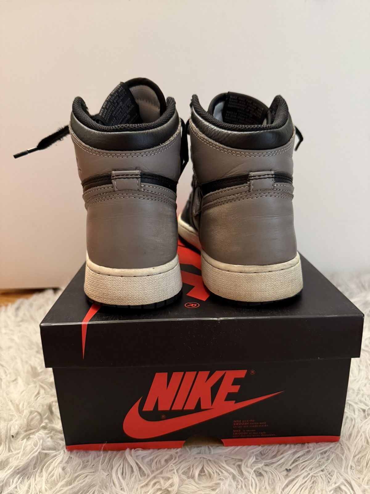Jordan Brand Air Jordan Retro 1 High OG BG Shadow Size US 6 / EU 39 - 4 Thumbnail