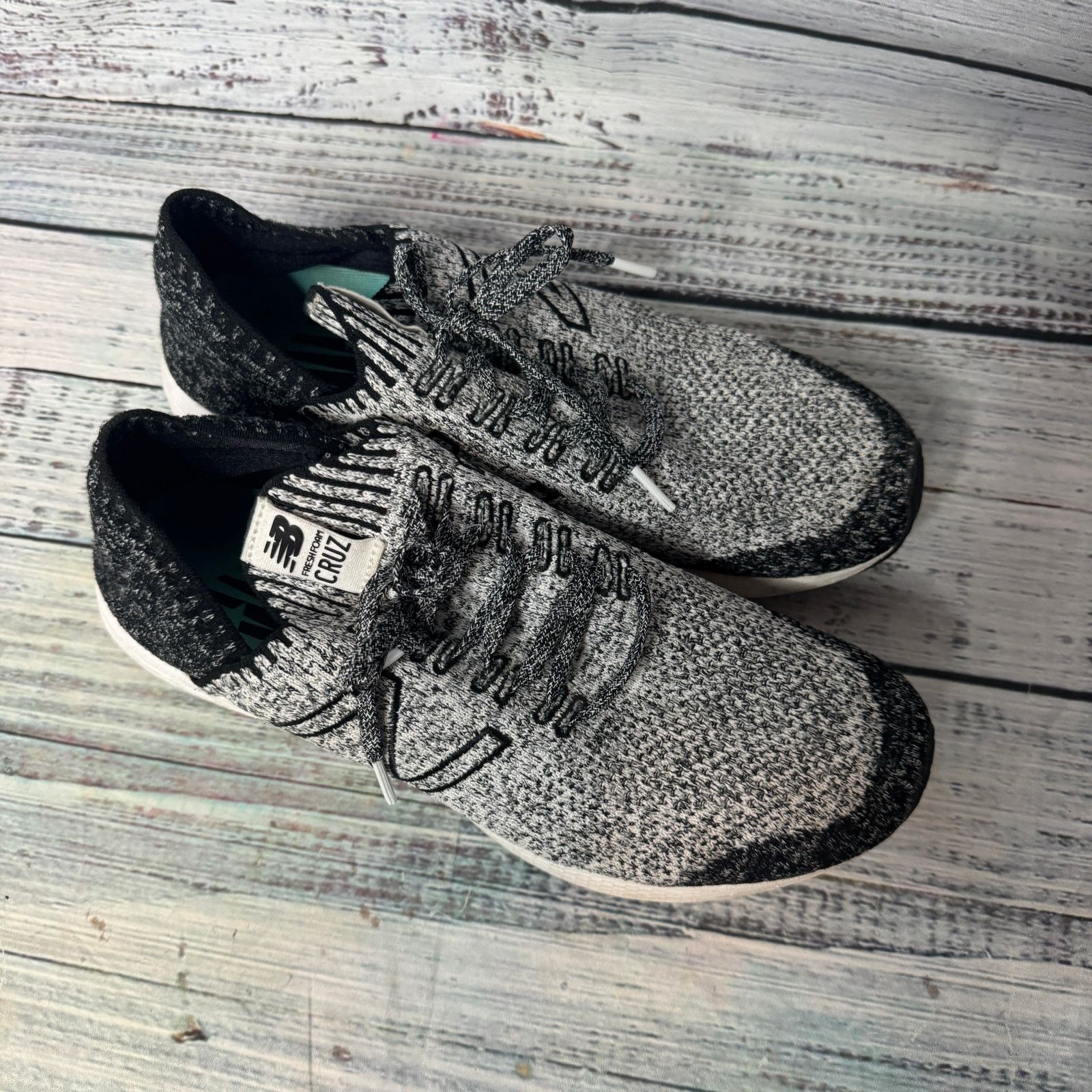New Balance New Balance Motif Free Foam Black & White Sneakers Womens 11 Size US 11 / IT 41 - 2 Thumbnail