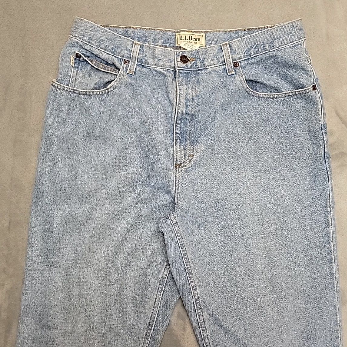 Vintage VINTAGE LL Bean Jeans Mens Blue Light Wash 100% Cotton Outdoor Comfort Jeans Mens 35 Blue 90s? Size US 35 - 4 Thumbnail