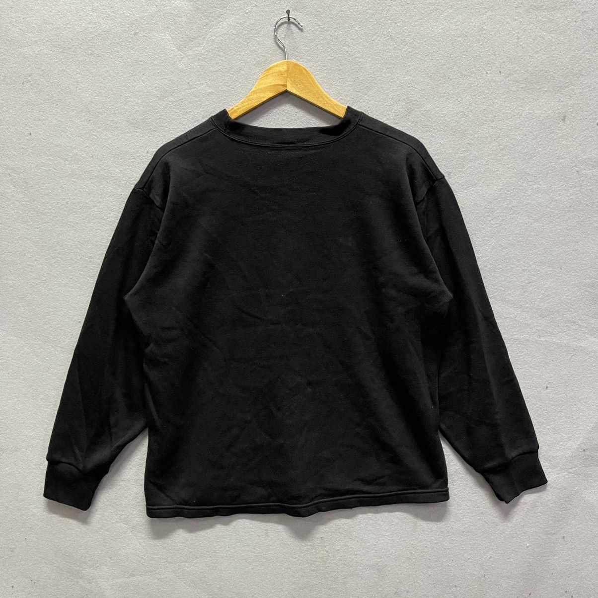 Disney 90s Mickey Unlimited Black Graphic Crewneck (L) Size US L / EU 52-54 / 3 - 6 Thumbnail