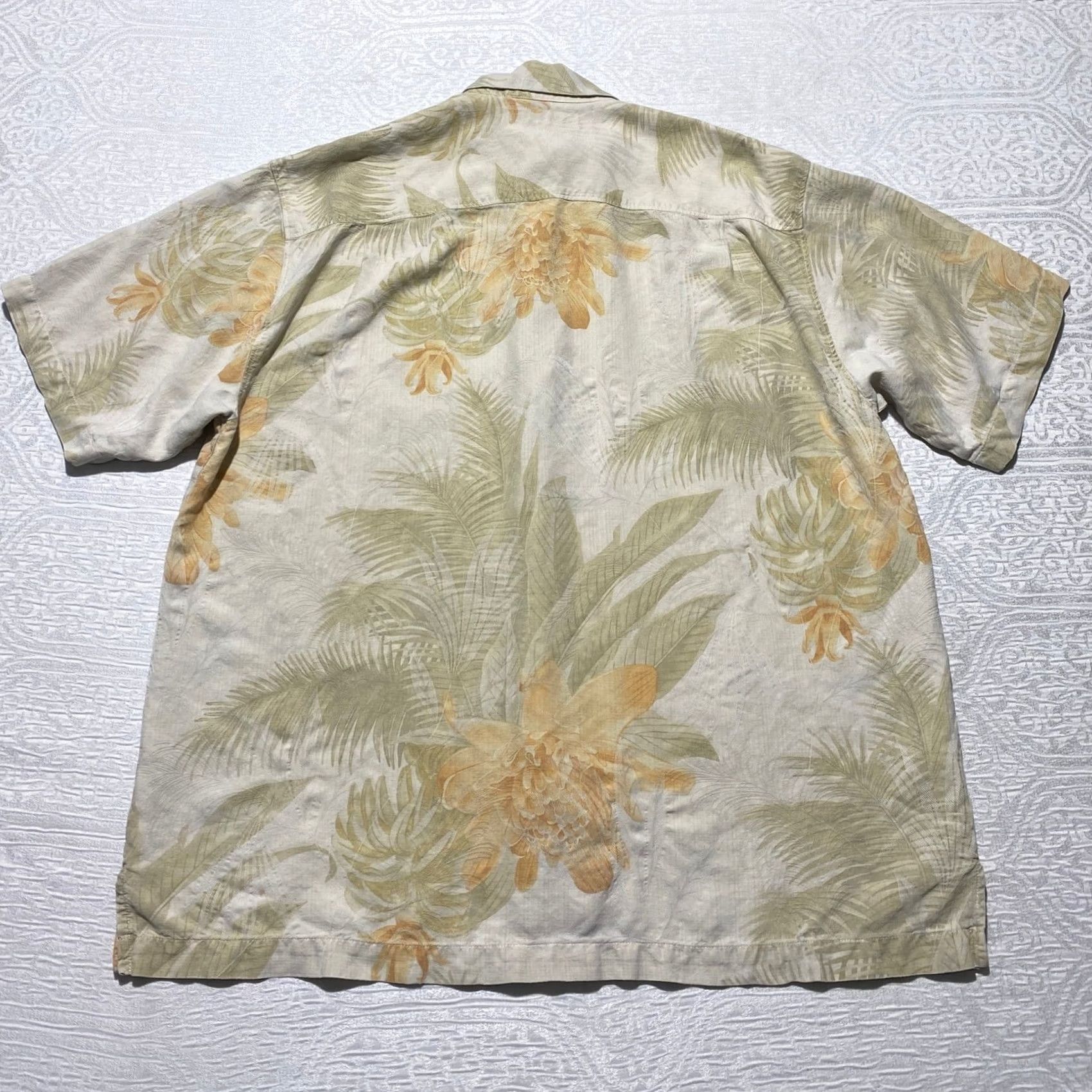 Tommy Bahama Tommy Bahama Mens Large Hawaiian Shirt Beige 100% Silk Tropical Floral Camp Size US L / EU 52-54 / 3 - 2 Thumbnail