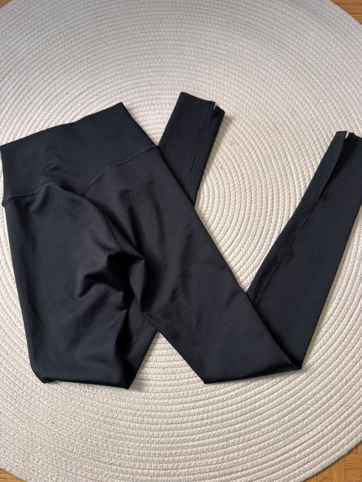 Alo Alo Airlift High-Waist Elongated Legging size XS Size 27" / US 4 / IT 40 - 8 Thumbnail