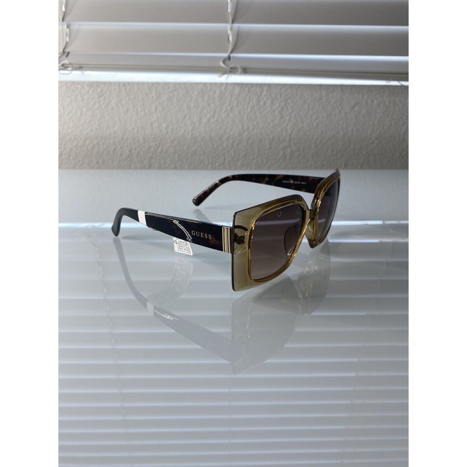 Guess New GUESS GF0424 Women Sunglasses ORIGINAL Size ONE SIZE - 1 Thumbnail