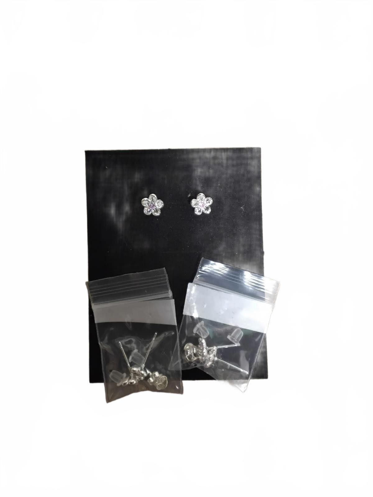The Unbranded Brand Sparkling Flower Stud Earrings - Grab Yours Now! Size ONE SIZE - 4 Thumbnail