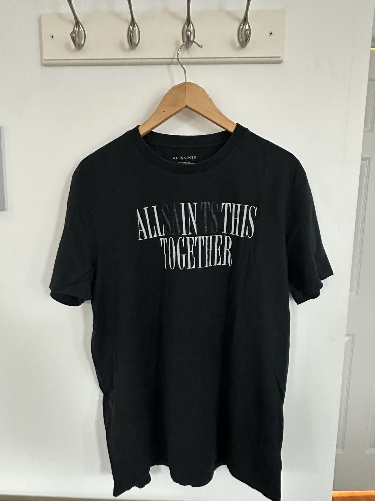 Allsaints Allsaints Graphic Text tee in Black Size US S / EU 44-46 / 1 - 1 Thumbnail