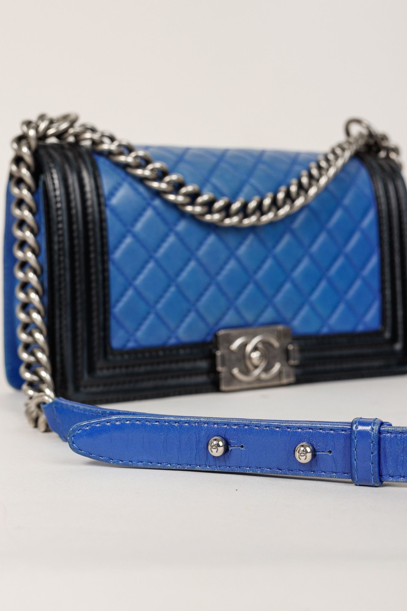 Chanel Chanel Medium Boy Blue Bicolour Quilted Flap Shoulder Bag Size ONE SIZE - 7 Thumbnail
