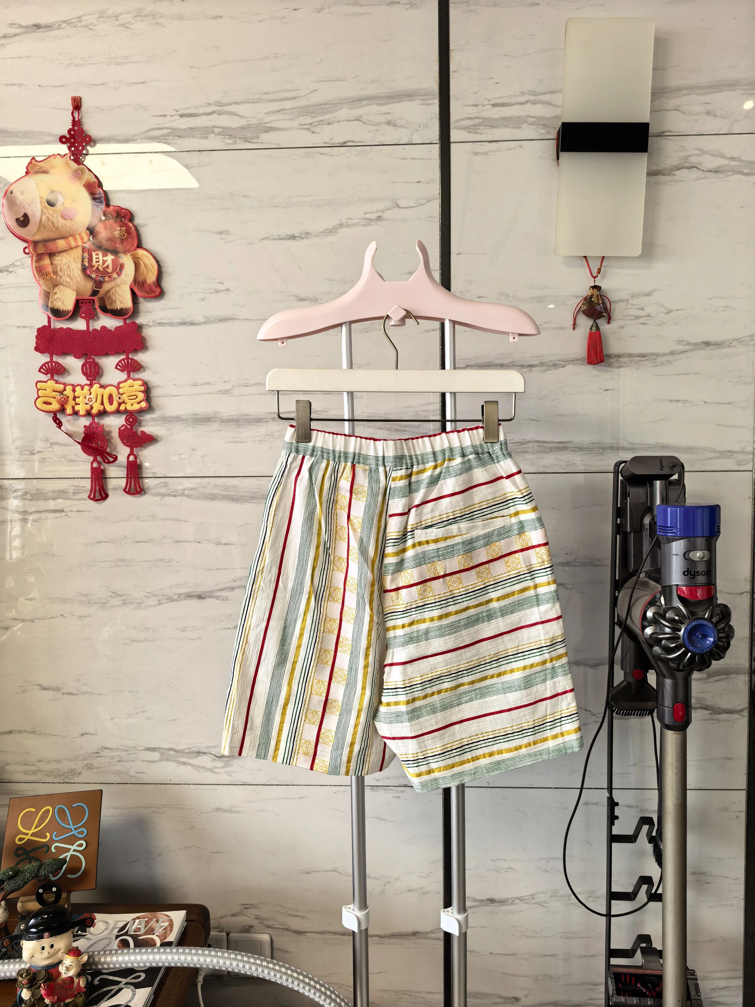 Loewe LOEWE SS23 XS Striped Logo Silk Short Size 25" / US 0 / IT 36 - 2 Thumbnail