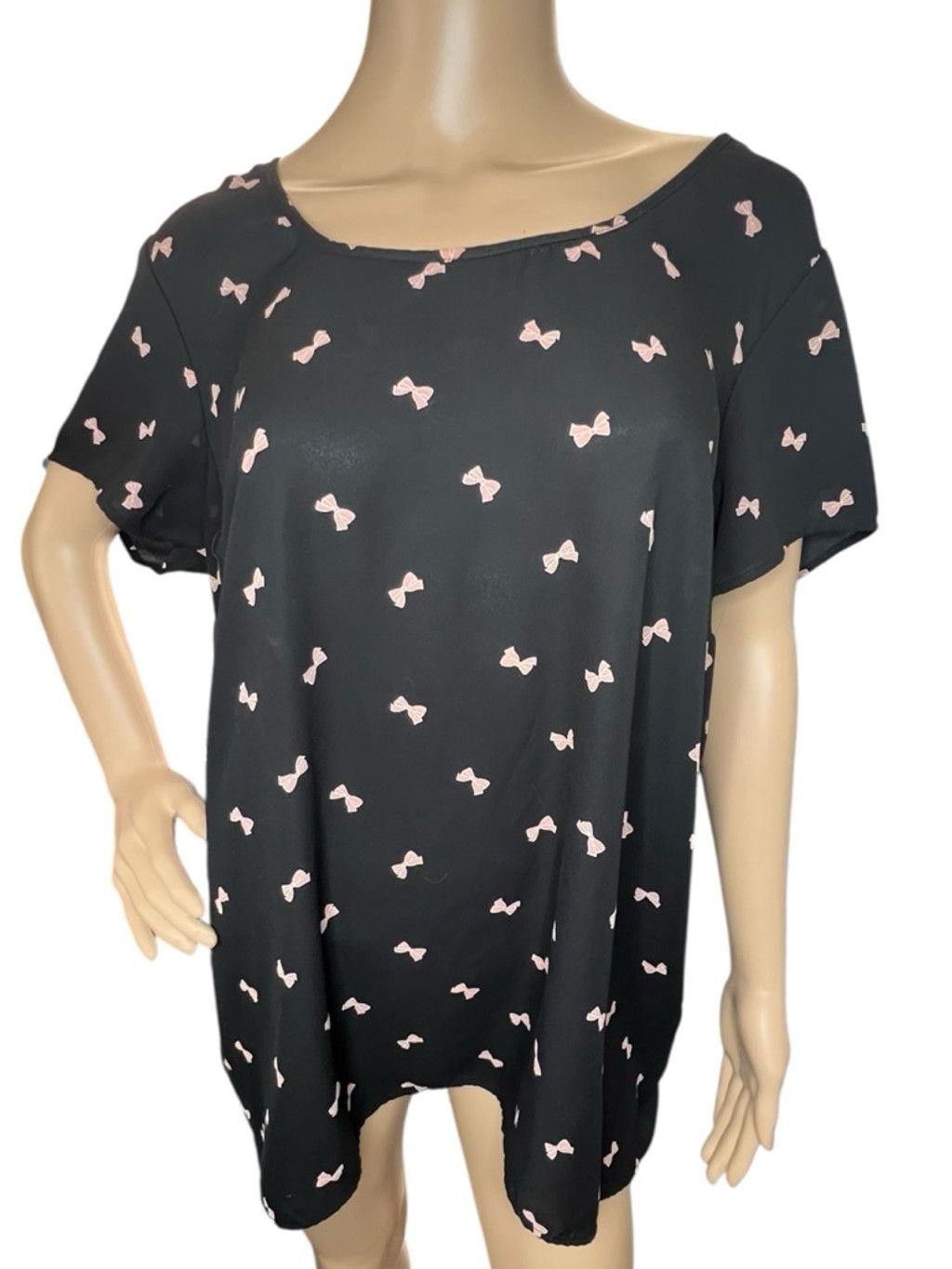 Torrid Torrid Loose Fit Black Short Sleeve Blouse With Bow Pattern Size XL / US 12-14 / IT 48-50 - 1 Thumbnail