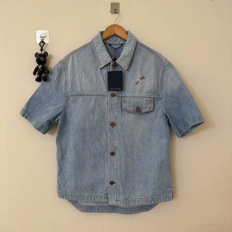 Louis Vuitton Louis Vuitton Pin Denim Short Sleeve Shirt Size US L / EU 52-54 / 3 - 1 Thumbnail