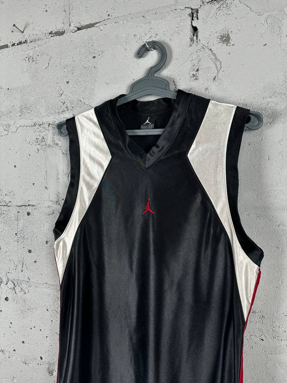 Jordan Brand × Nike × Vintage Nike Tank Top Jordan Vintage Mini Center Logo Y2k Style Size US S / EU 44-46 / 1 - 3 Thumbnail