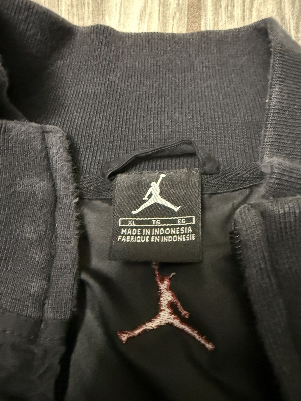 Jordan Brand Vintage 2000’s Jordan Casual Full Zip-Up Jacket Black/Red Size US XL / EU 56 / 4 - 5 Thumbnail