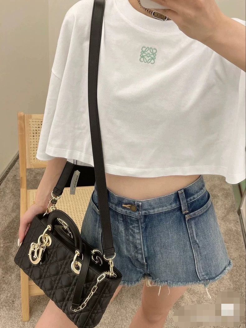 Loewe LOEWE White wide length short T Size S / US 4 / IT 40 - 1 Thumbnail