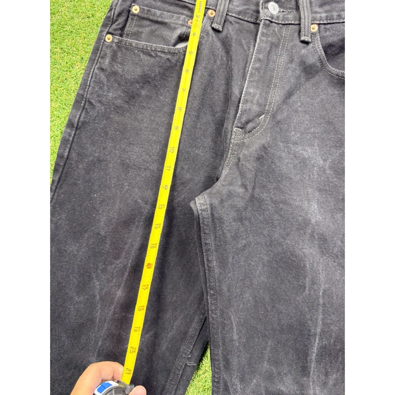 Levi's VINTAGE Levi's Levi's 550 Jeans Men 31x34 Black Denim Workwear 90s 80s 90s Tapered Relaxed Regular Fit Mens Jeans Size US 31 - 6 Thumbnail