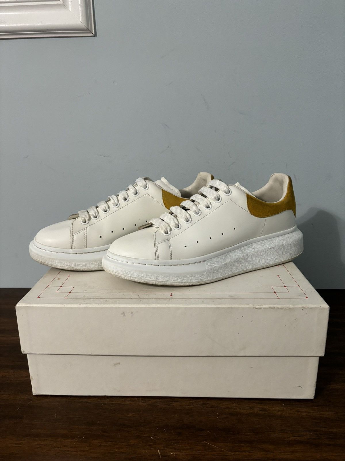 Alexander McQueen Alexander Mcqueen Man Sneakers 777241W4SS3