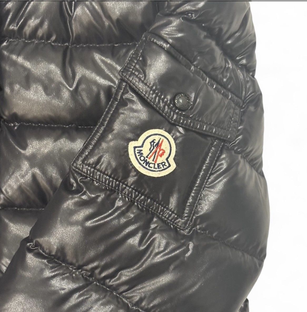 Moncler MONCLER BADY HOODED SHORT DOWN JACKET Size XS / US 0-2 / IT 36-38 - 2 Thumbnail