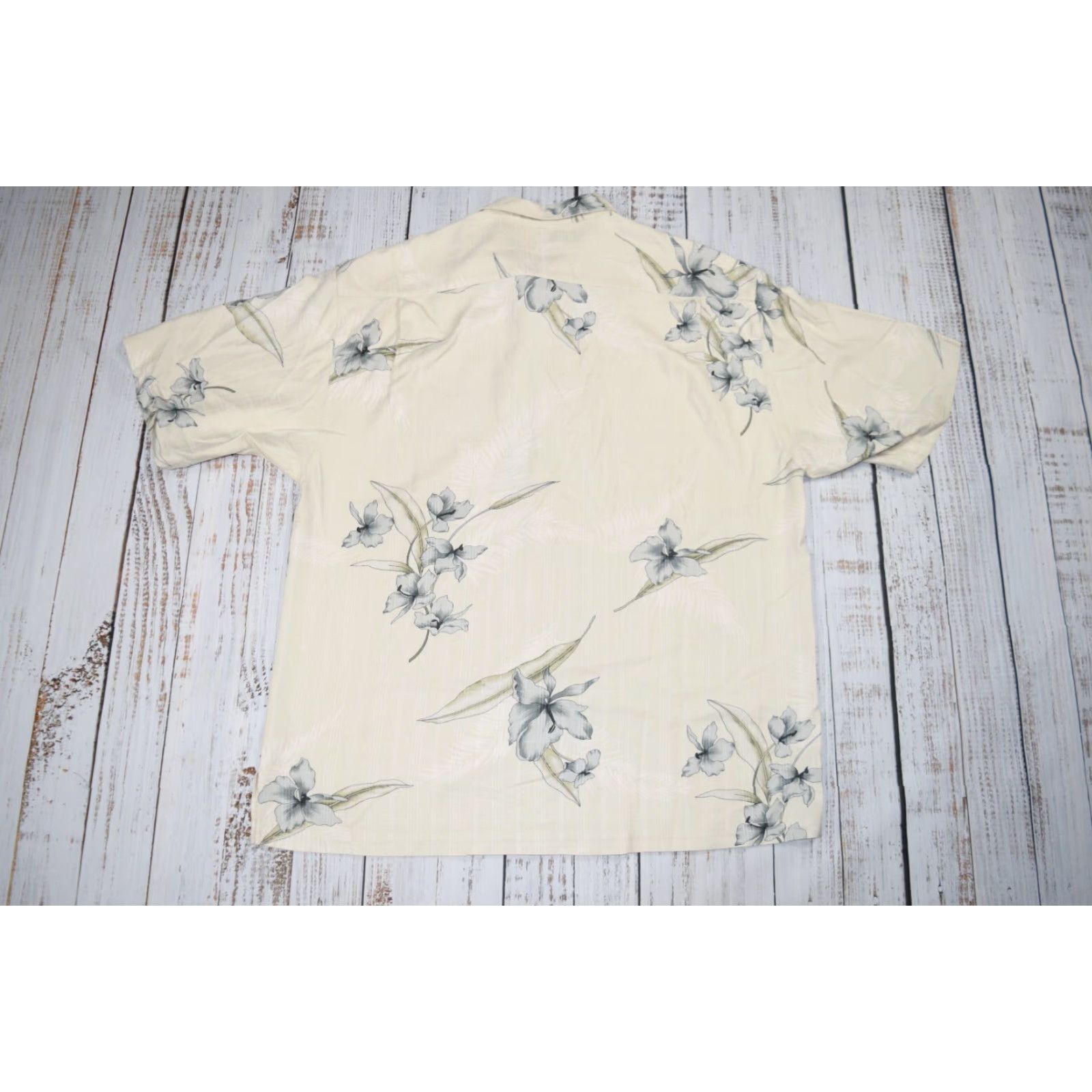 Tommy Bahama VINTAGE Tommy Bahama Hawaiian Shirt Mens L Ivory Blue Hibiscus Floral Silk Short Sleeve Button-Up Tropical Size US L / EU 52-54 / 3 - 5 Thumbnail