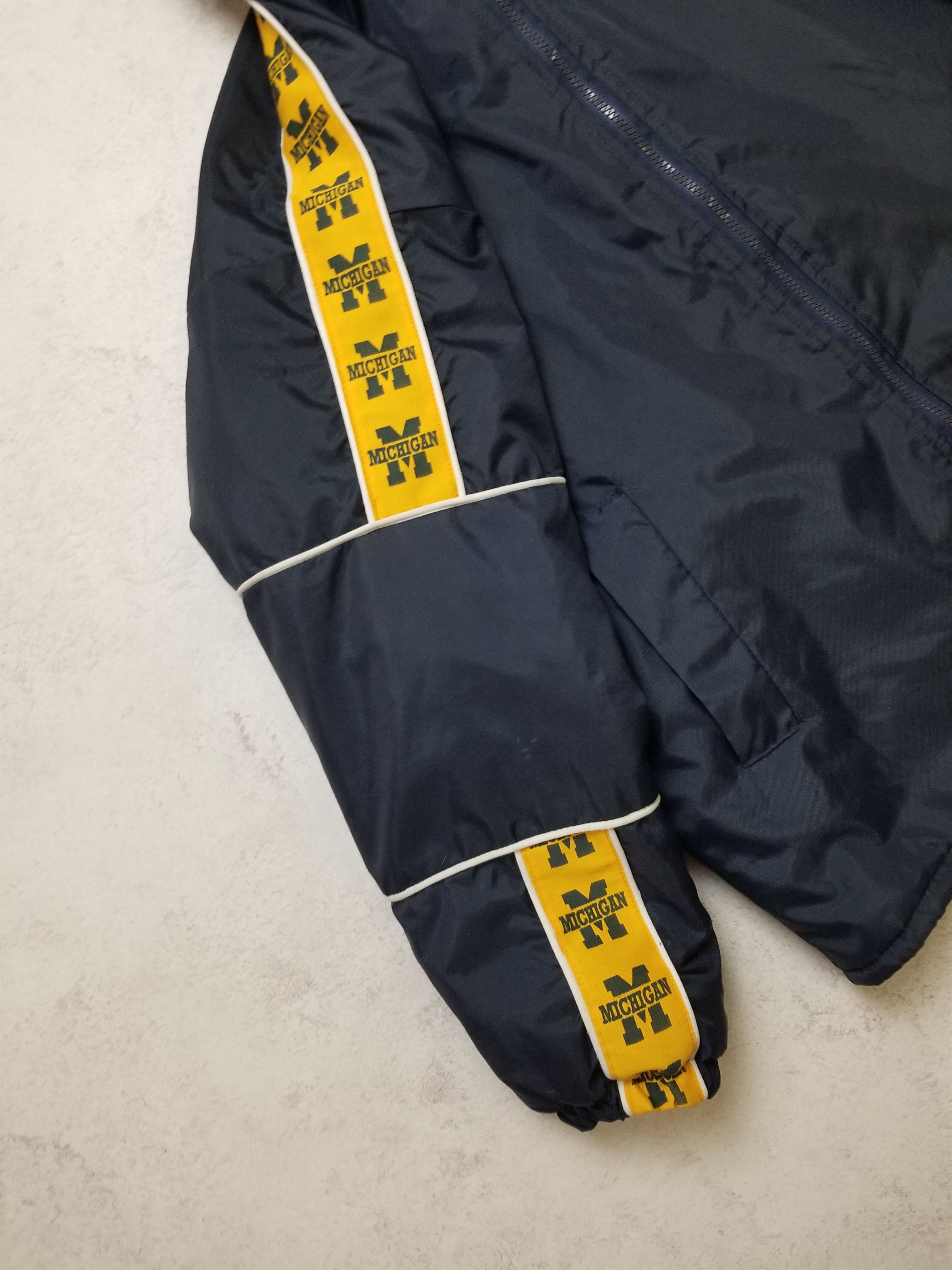 Other Vintage Michigan Wolverines Puffer Jacket Size US L / EU 52-54 / 3 - 16 Thumbnail