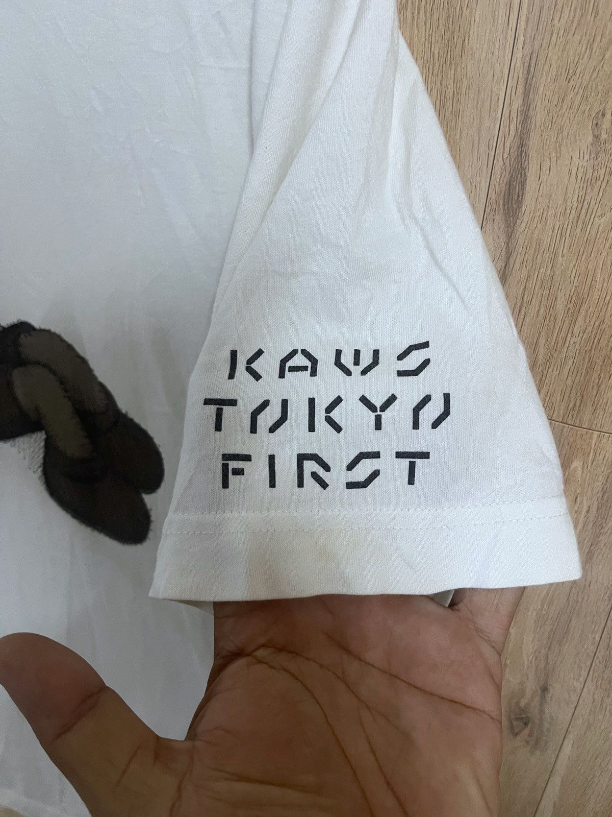 Japanese Brand × Kaws Rare Kaws x Uniqlo x Tokyo First T shirt L Japan Limited Size US L / EU 52-54 / 3 - 4 Thumbnail