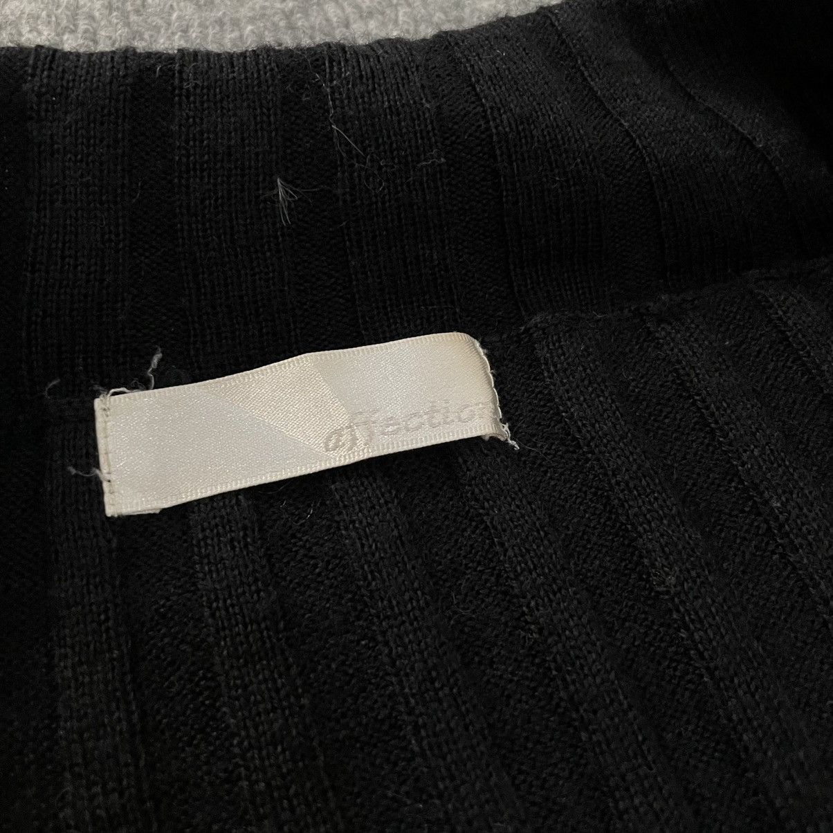 Japanese Brand Rib Knit Rabbit Fur Trim Cropped Cardigan Y2K Vkei Size M / US 6-8 / IT 42-44 - 4 Thumbnail