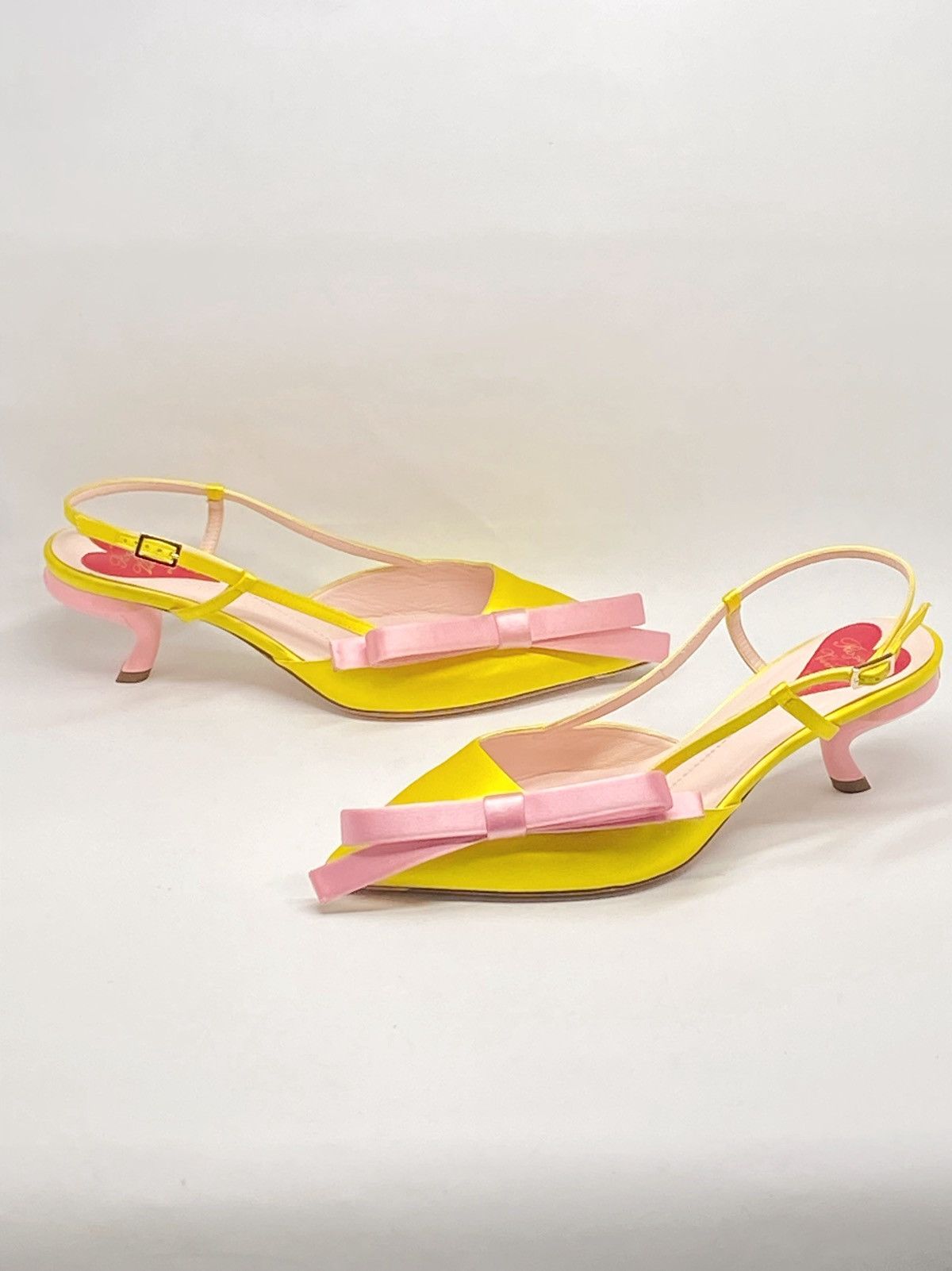 Roger Vivier Roger Vivier 55mm Virgule Bow satin pumps size 36.5 Size US 6.5 / IT 36.5 - 1 Thumbnail
