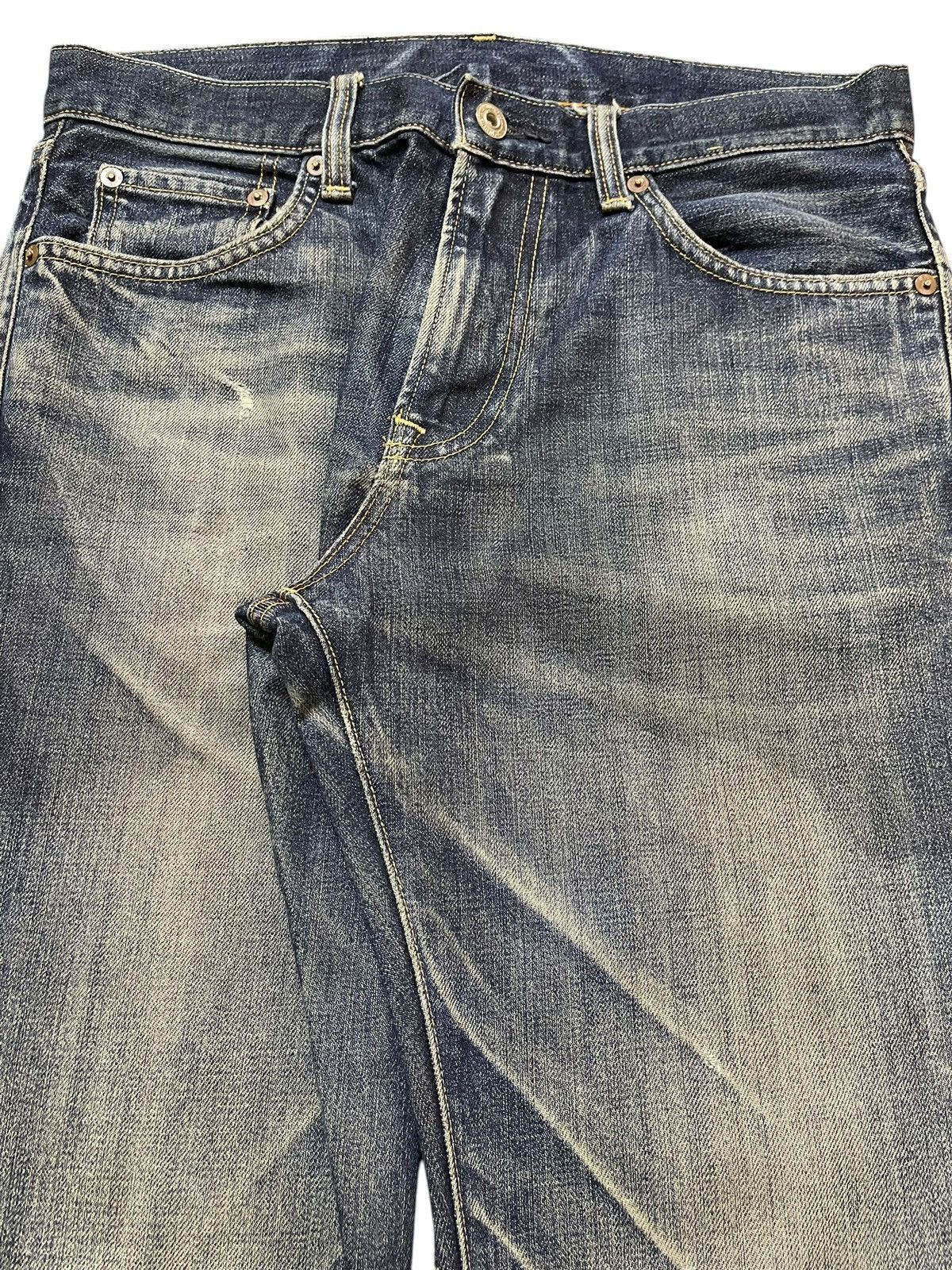Uniqlo Vintage Japanese Uniqlo Blue Faded Wash Style Jeans Size US 31 - 4 Thumbnail