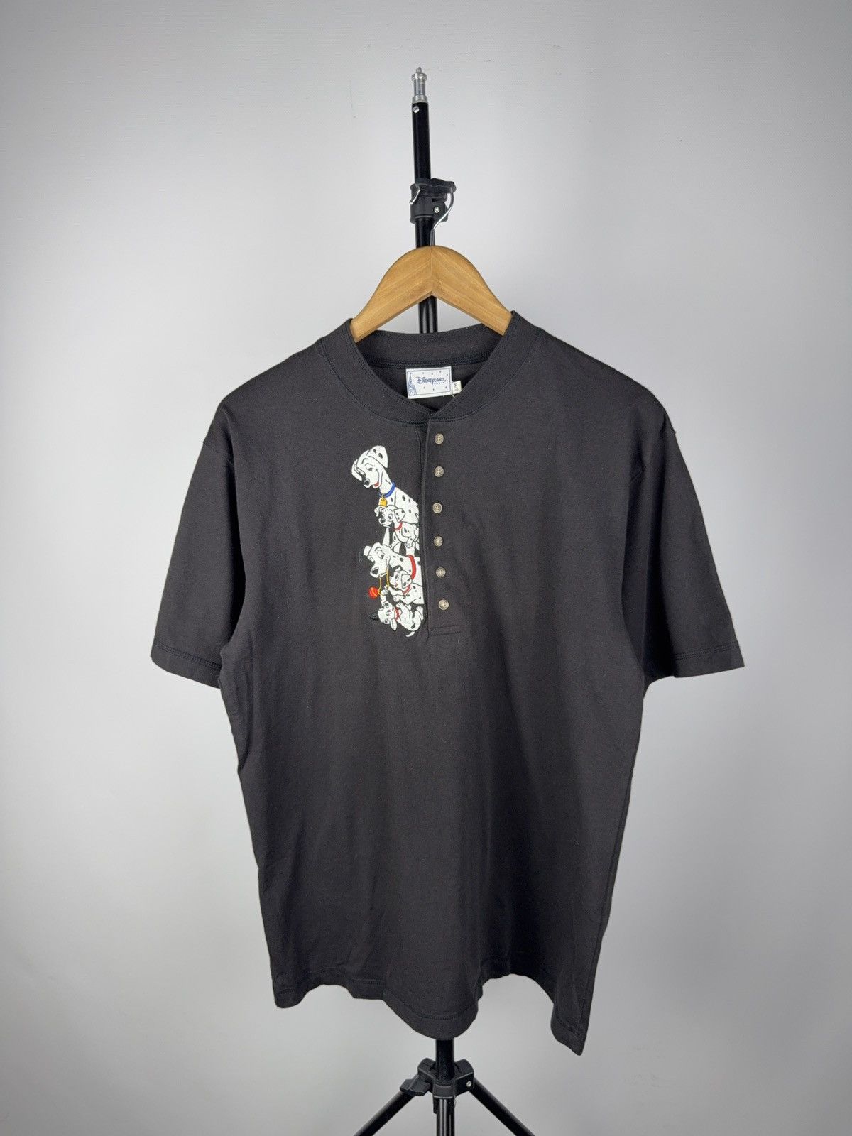 Disney Vintage 90s Disneyland Paris 101 Dalmatians Henley Tee Size US M / EU 48-50 / 2 - 1 Thumbnail