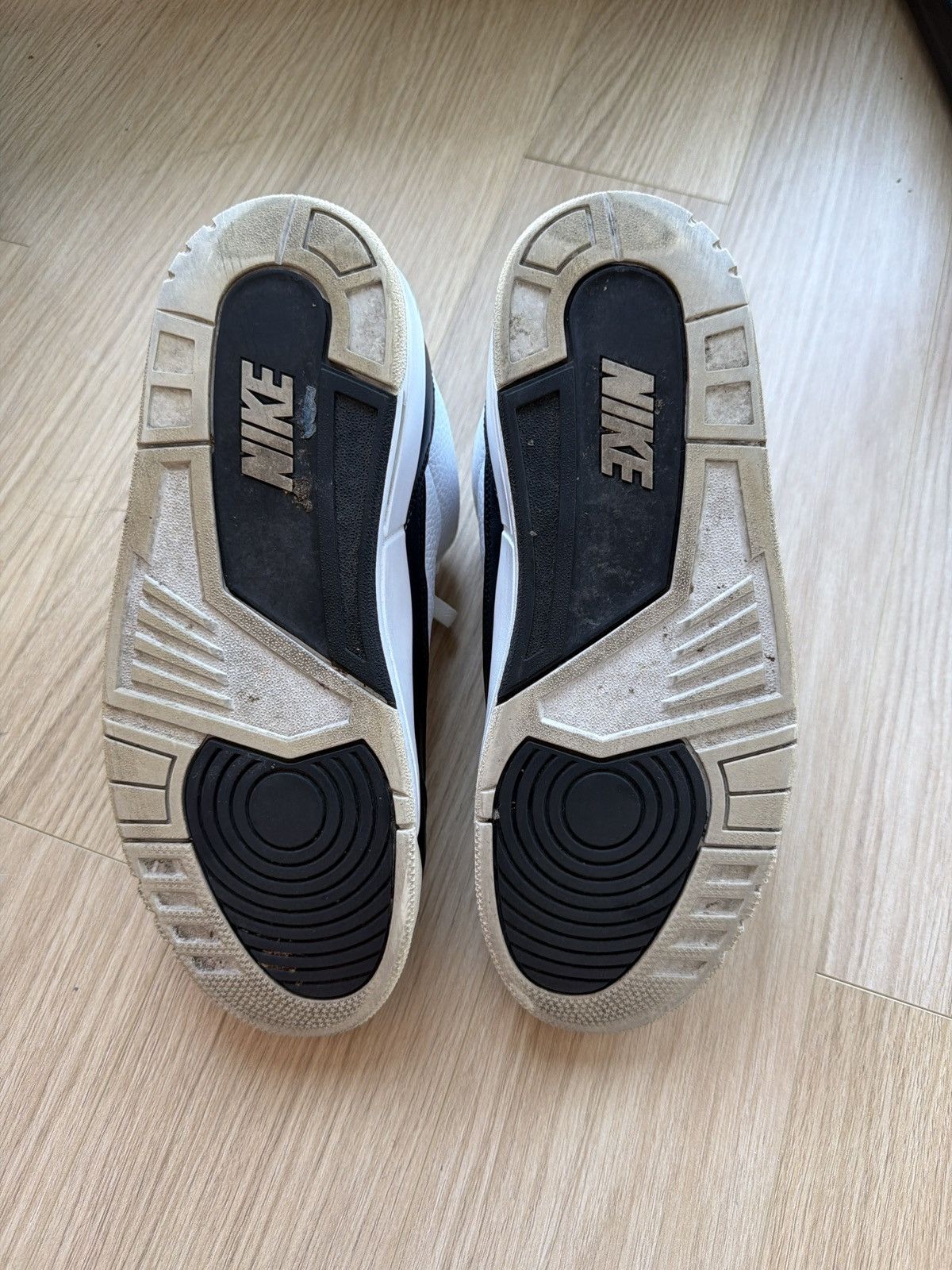 Fragment Design × Jordan Brand Jordan 3 Fragment Size US 10 / EU 43 - 4 Thumbnail